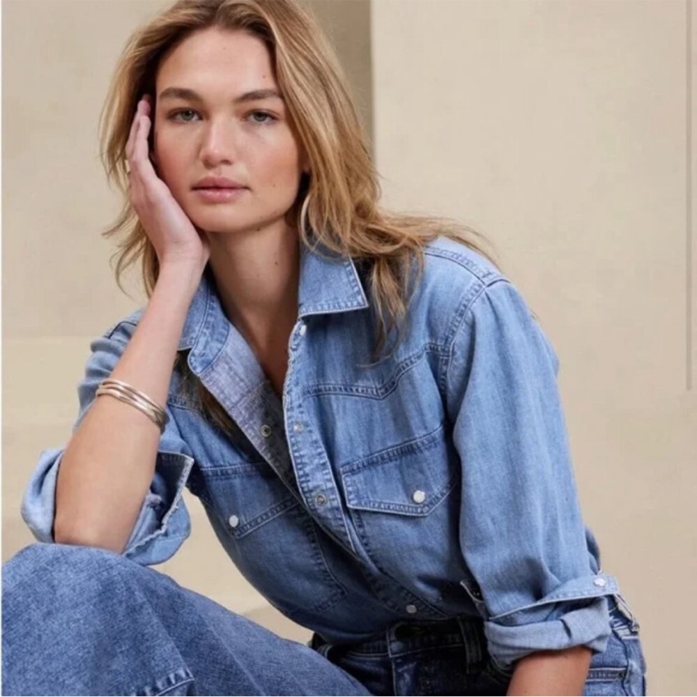 Banana Republic snap front denim sz L western 
 Blouse shirt cowgirl boho